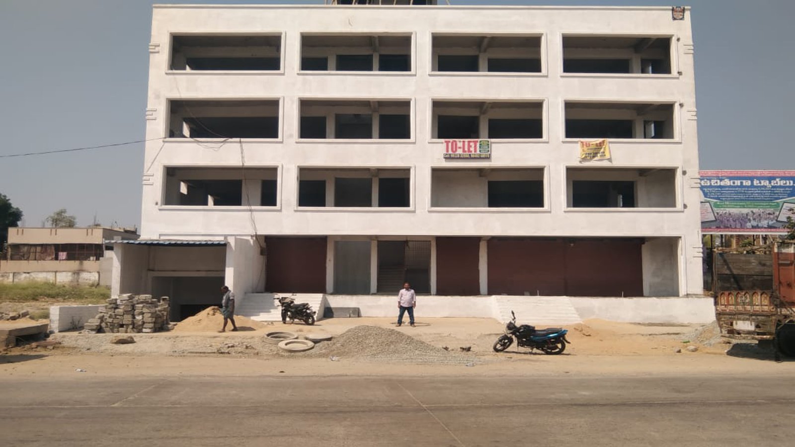 FLOTS FOR RENT IN RENUGUNTA