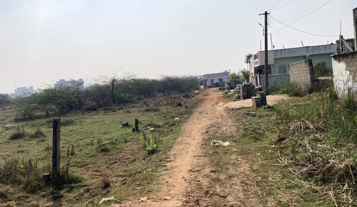 Site For sale in Eluru (Lunanai Nagar) 216 Sq Yards