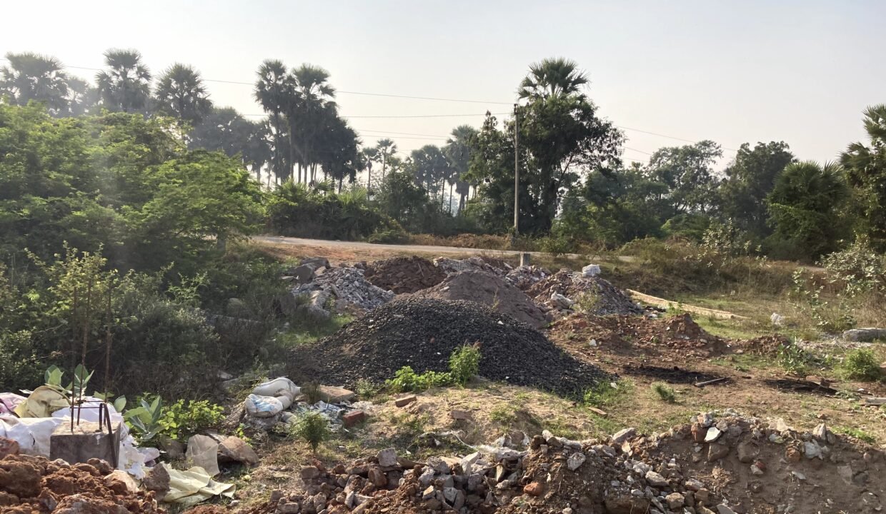 Site For sale in Eluru (Booraigudem Road ) 206 Sq Yards